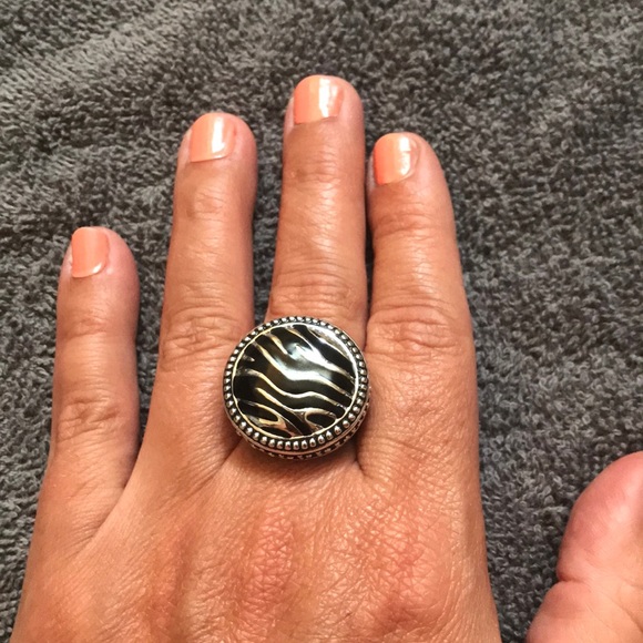 Ring - Picture 2 of 4